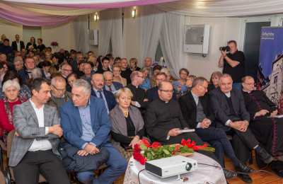 Książka o parafii Kuchary